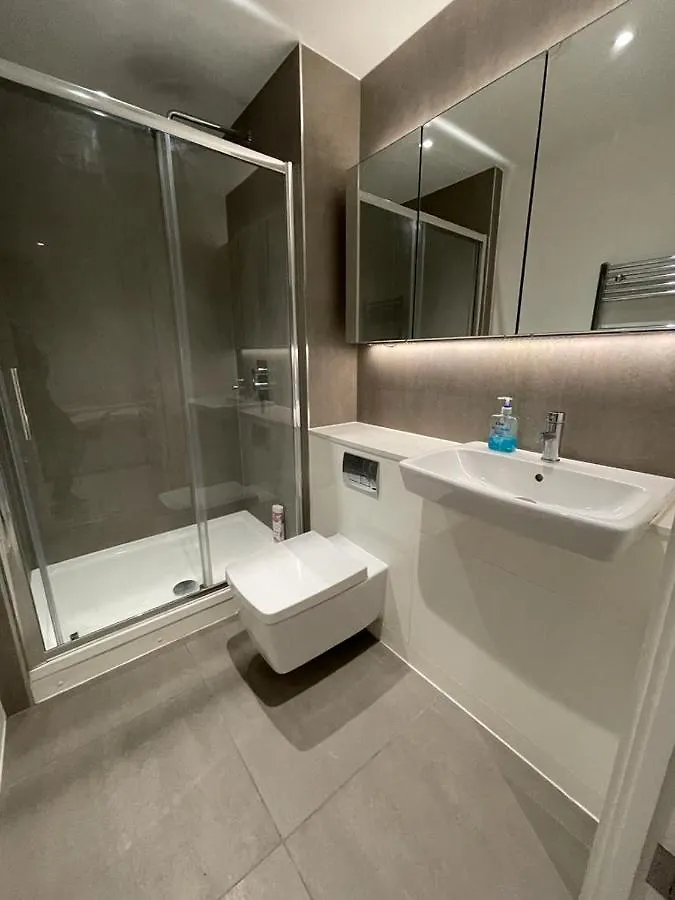 Brand New 2 Bedroom Apartment Hanwell