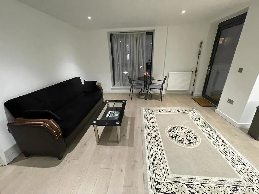 Brand New 2 Bedroom Apartment location