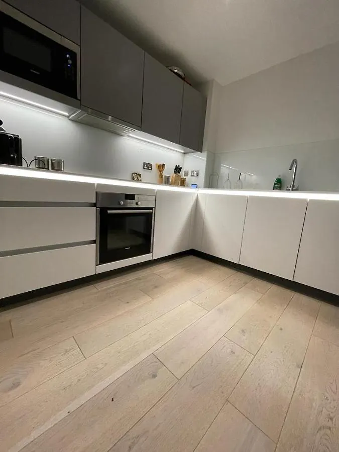 Brand New 2 Bedroom Apartment Hanwell