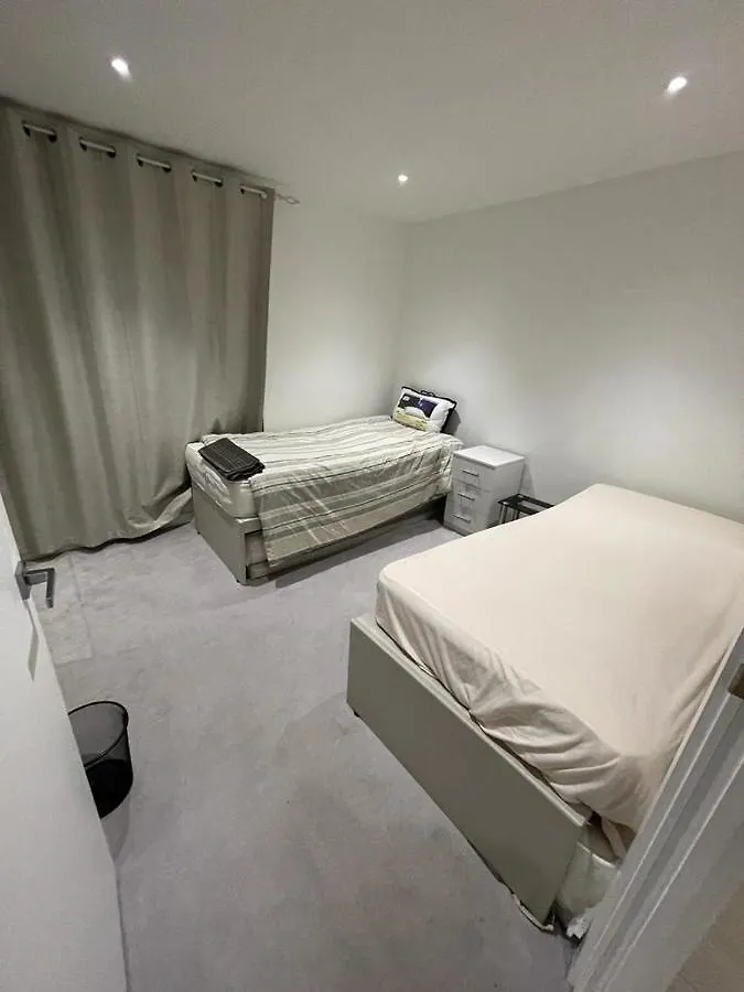 Brand New 2 Bedroom Apartment Hanwell United Kingdom
